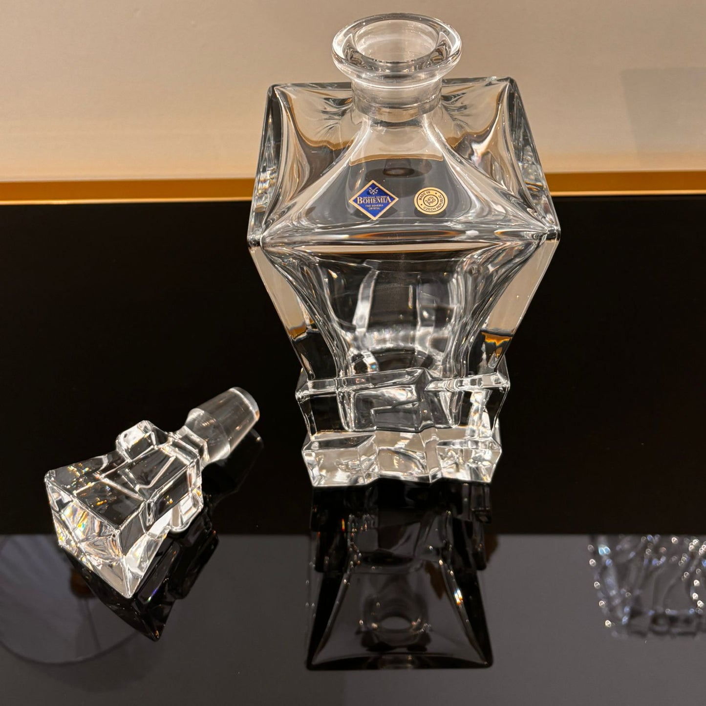 Crack Decanter