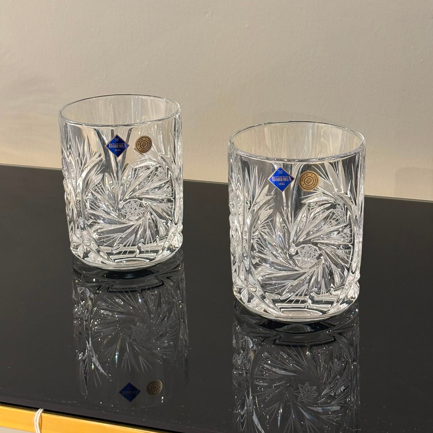 Set Of 6 Pinwheel Whisky Glasses With Mat Cut