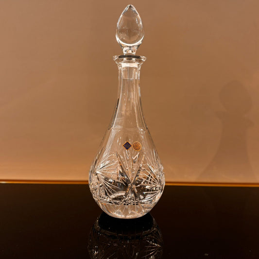 Wine Decanter With Pinwheel Cut