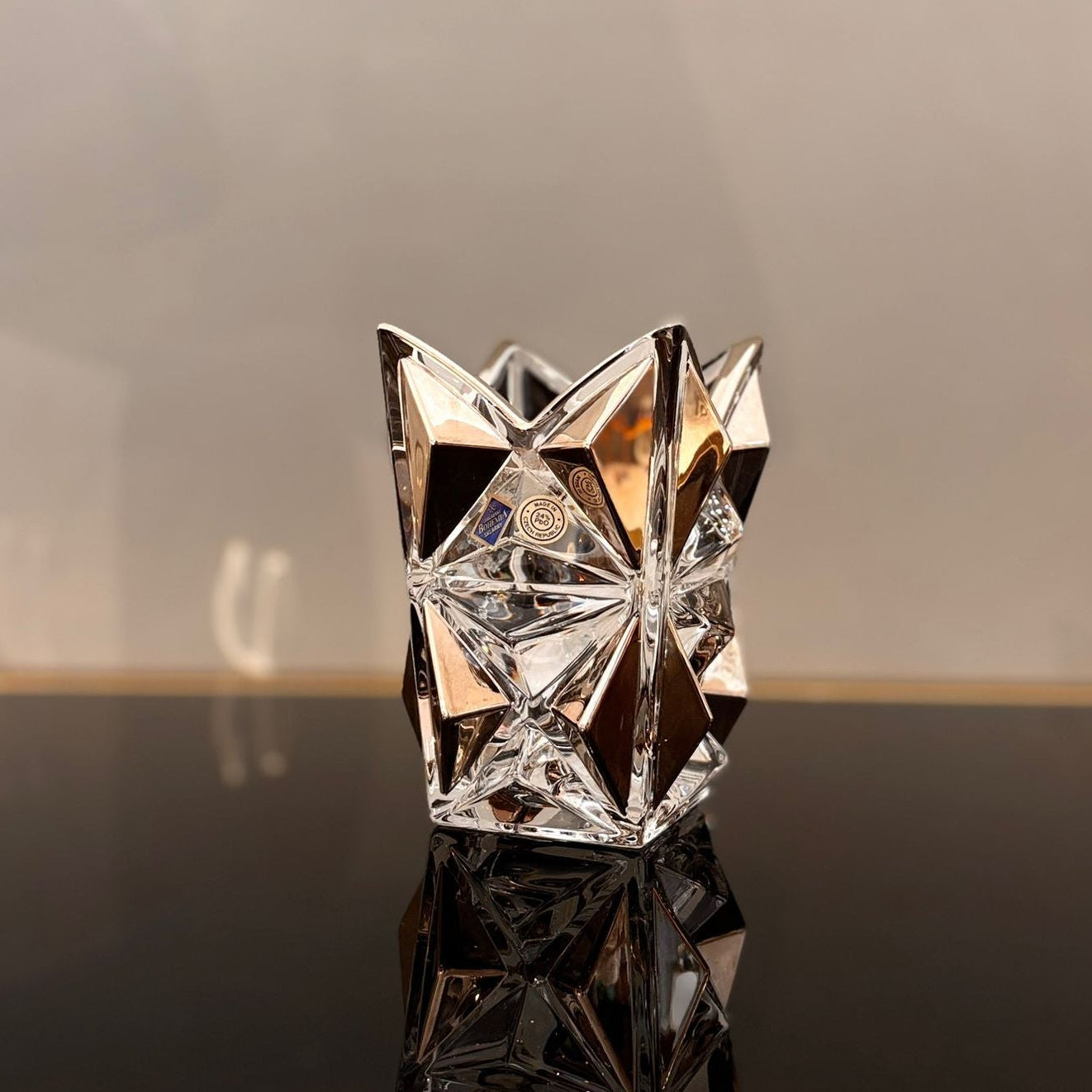 Pyramid Small Vase With Platinum