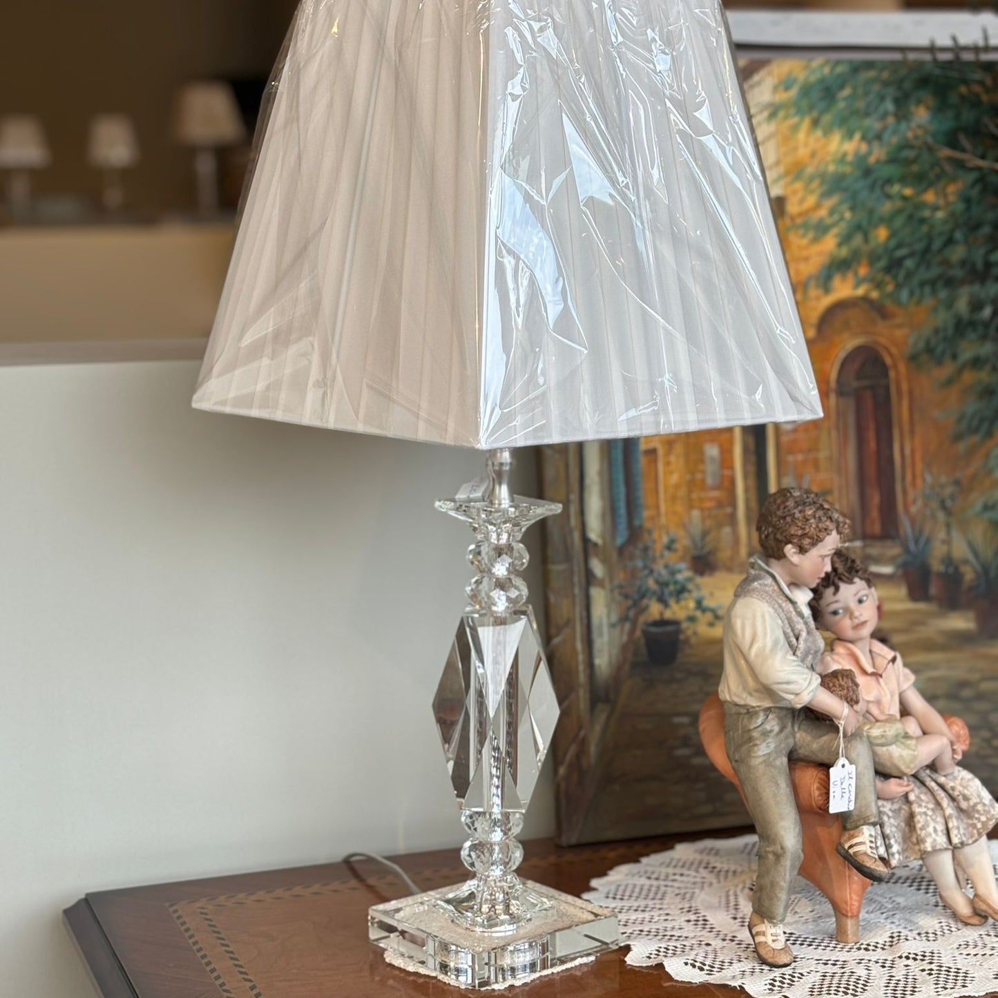 Elegant Contemporary Lamp