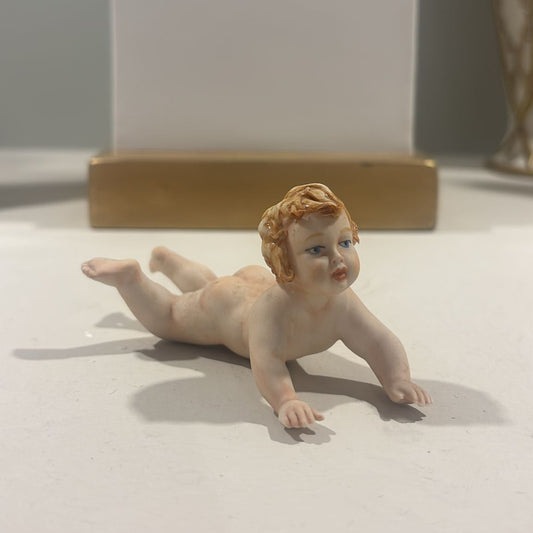 Bambino Pancia In Giu